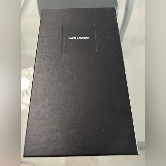 Yves Saint Laurent Nero Pouch Box - Picture 8 of 8